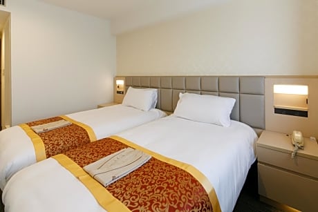 Economy Twin Room - Non-Smoking
