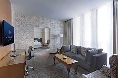King Suite, 1 Bedroom Hospitality Suite, 1 King, Sofa bed, City view