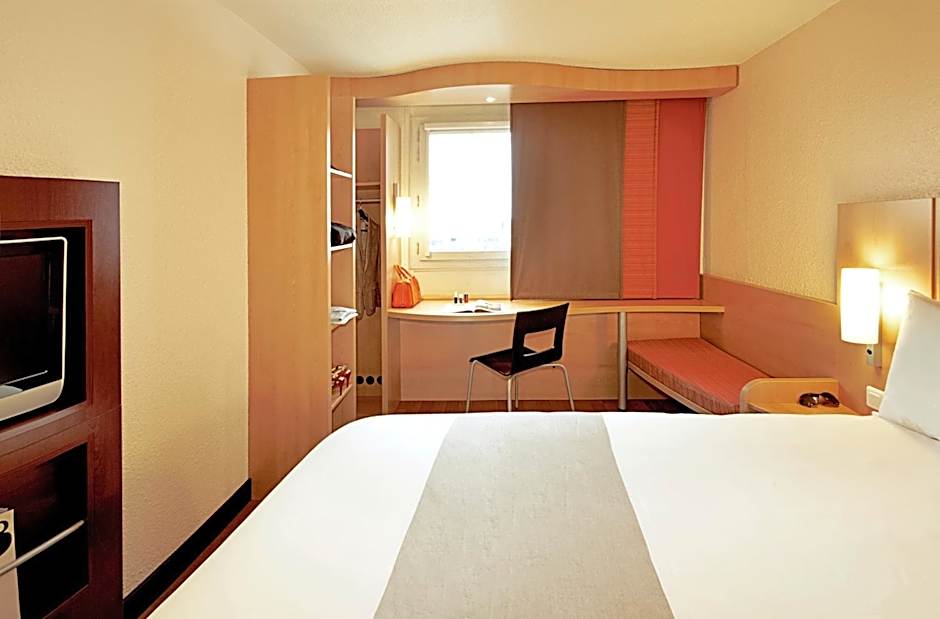 Ibis Barcelona Santa Coloma
