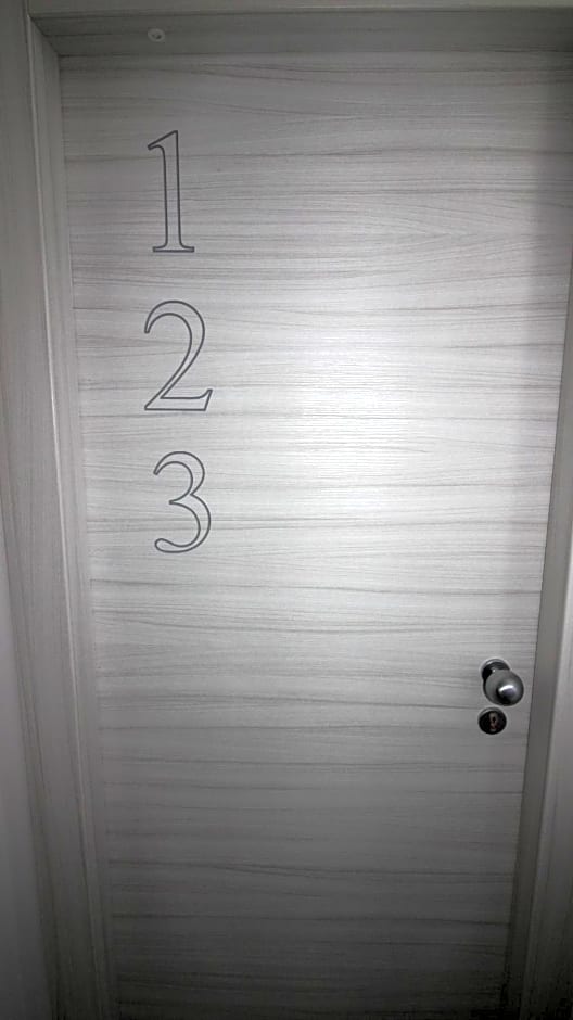 Hotel Kiss