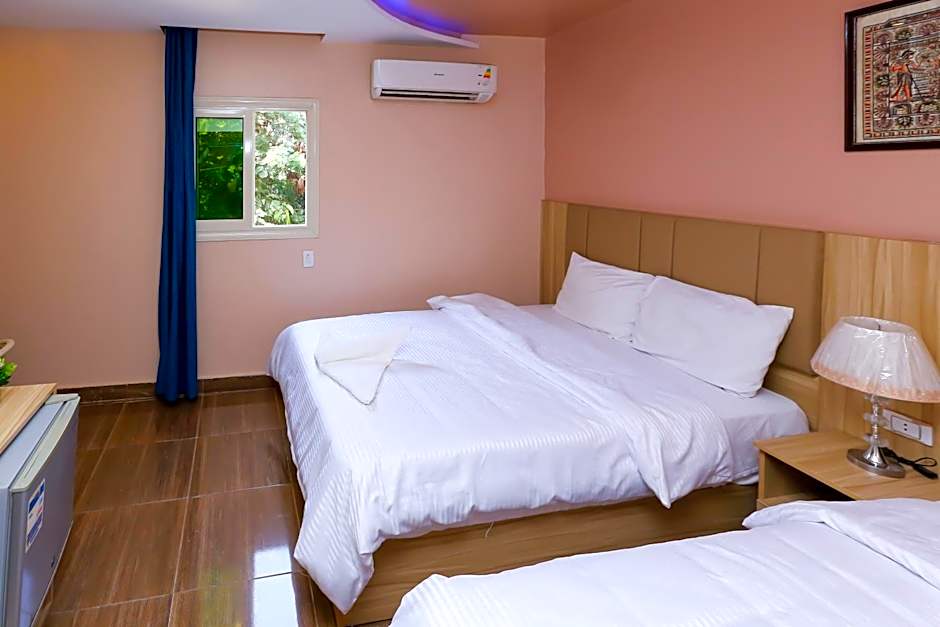 Pyramids Express View Hotel
