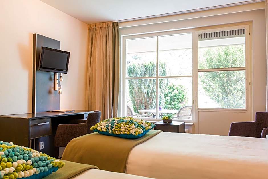 Photo 1 of 6 of Double Room