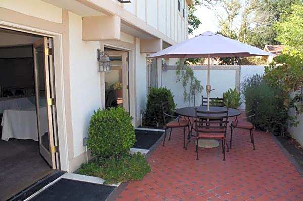 Royal Copenhagen Inn