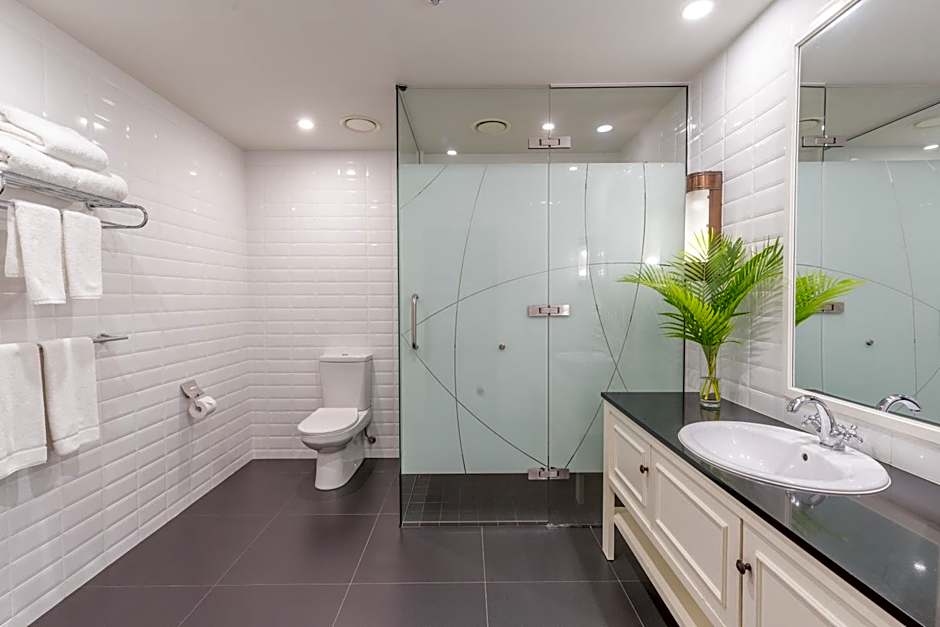 Grand Pacific Hotel By IHG