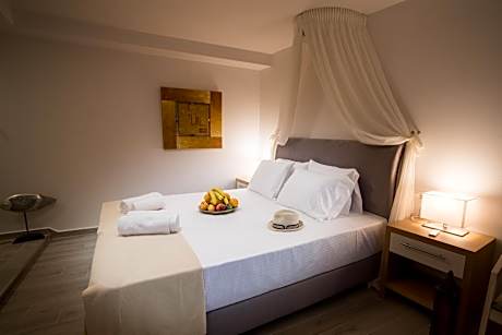 Superior Suite with Hot Tub and Caldera View