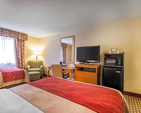 Queen Room with Two Queen Beds - Non-Smoking