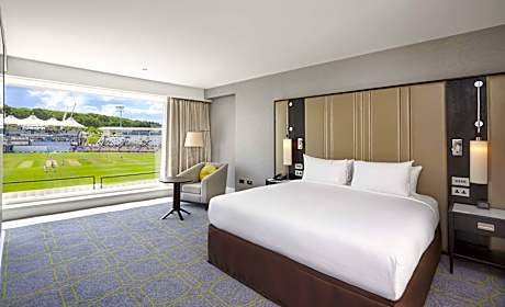 Queen Guest Room
