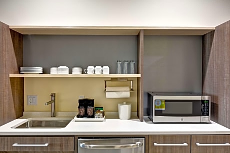 2Queen Accessible Bathtub Studio Nonsmoking