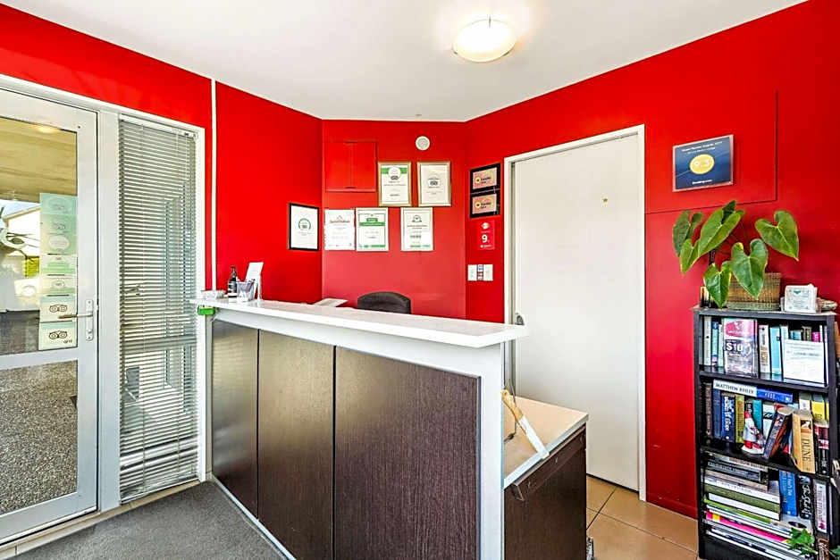 Quality Suites Amore