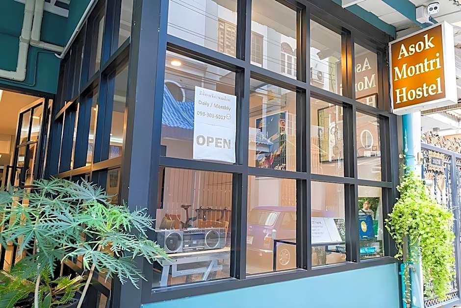Asoke Montri Hostel