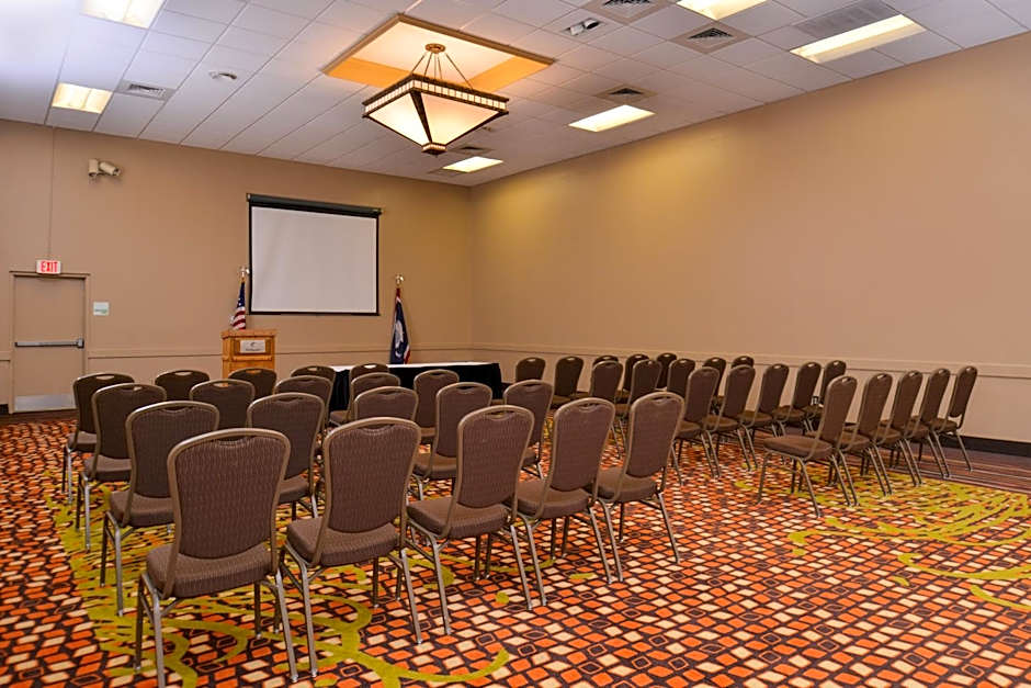Ramada Plaza by Wyndham Sheridan Hotel & Convention Center