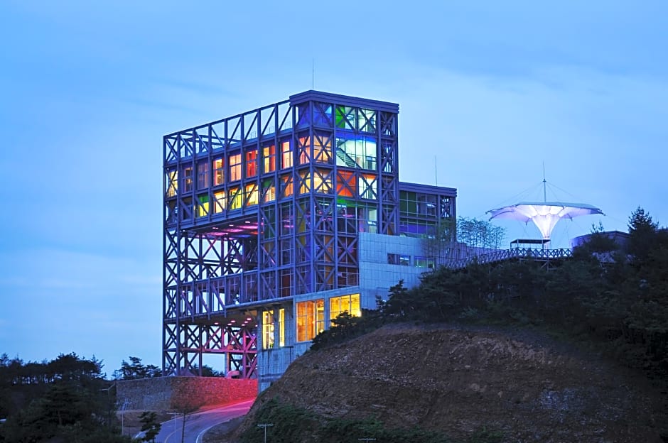 Haslla Art World Museum Hotel