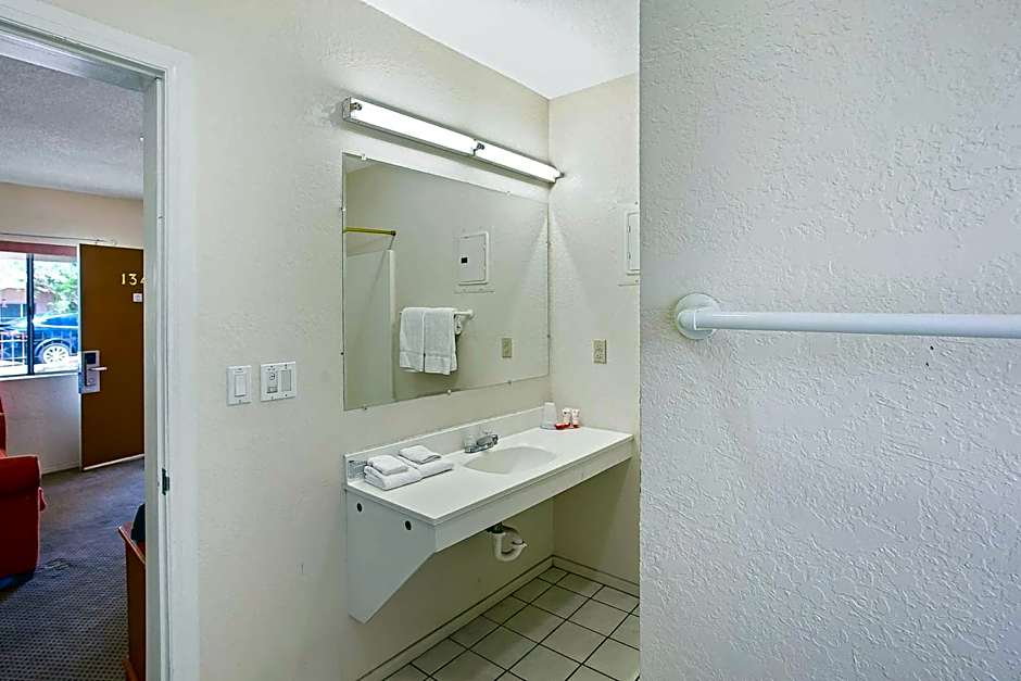 OYO Hotel Yuma AZ - I-8 US-95