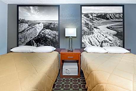 Queen Room with Two Queen Beds - Non-Smoking