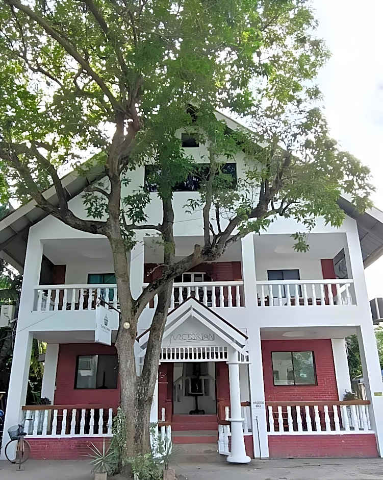 The Victorian by Stevrena Accommodations