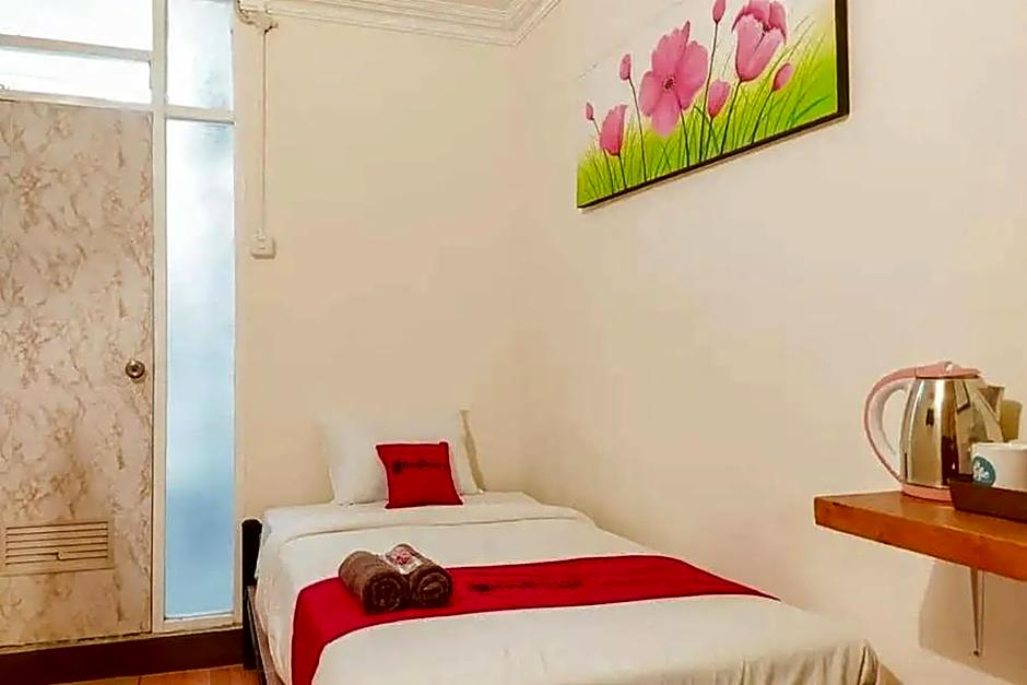 RedDoorz Syariah at Prapen Jaya Surabaya