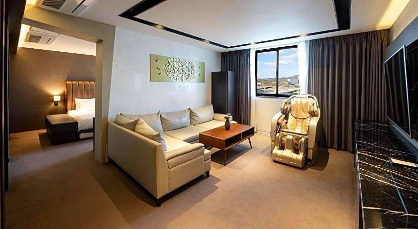 Golden Business Hotel