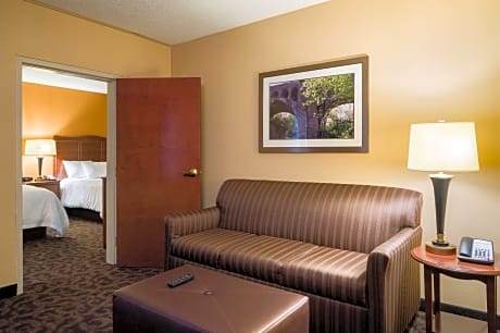 2 Queen Beds With Sofabed Nonsmoking