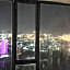 Sky Suite Top floor with Rooftop Pool & Gym