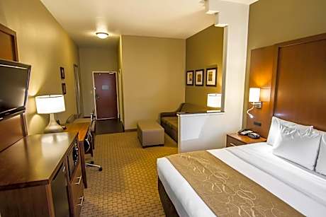 King Suite - Non-Smoking