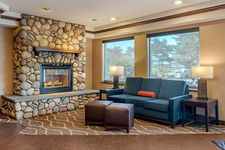 Comfort Inn & Suites Lincoln City
