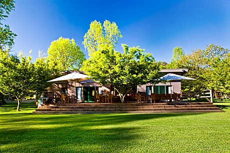 Buffalo Motel and Country Retreat