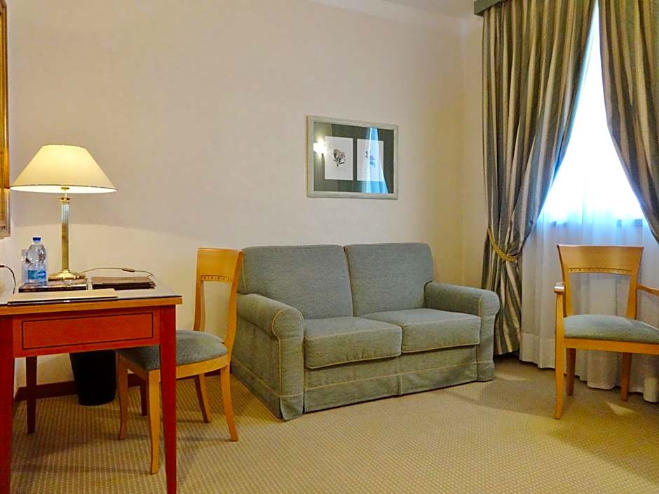 Hotel Excelsior Magenta