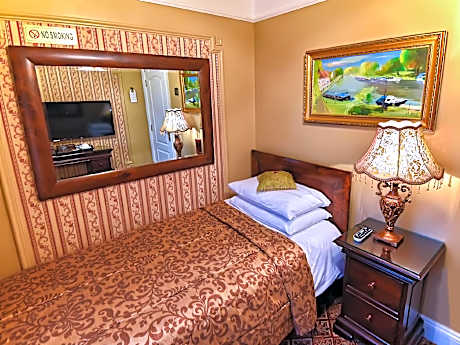 Single room-Deluxe-Private Bathroom-River View