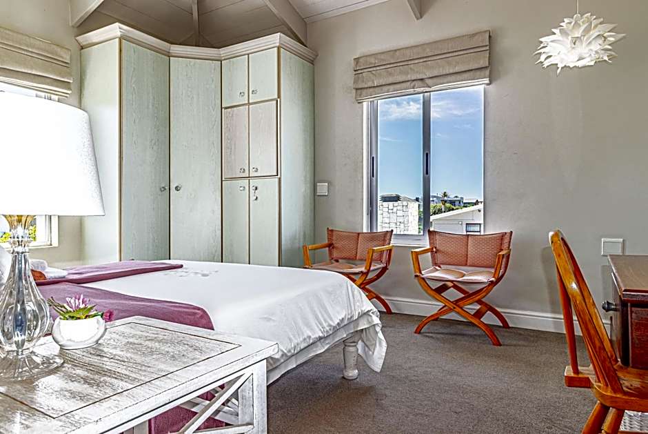138 Marine Beachfront Guesthouse
