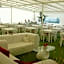 Bee Queen Hotel