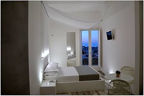 Deluxe Double Room with Balcony and Sea View