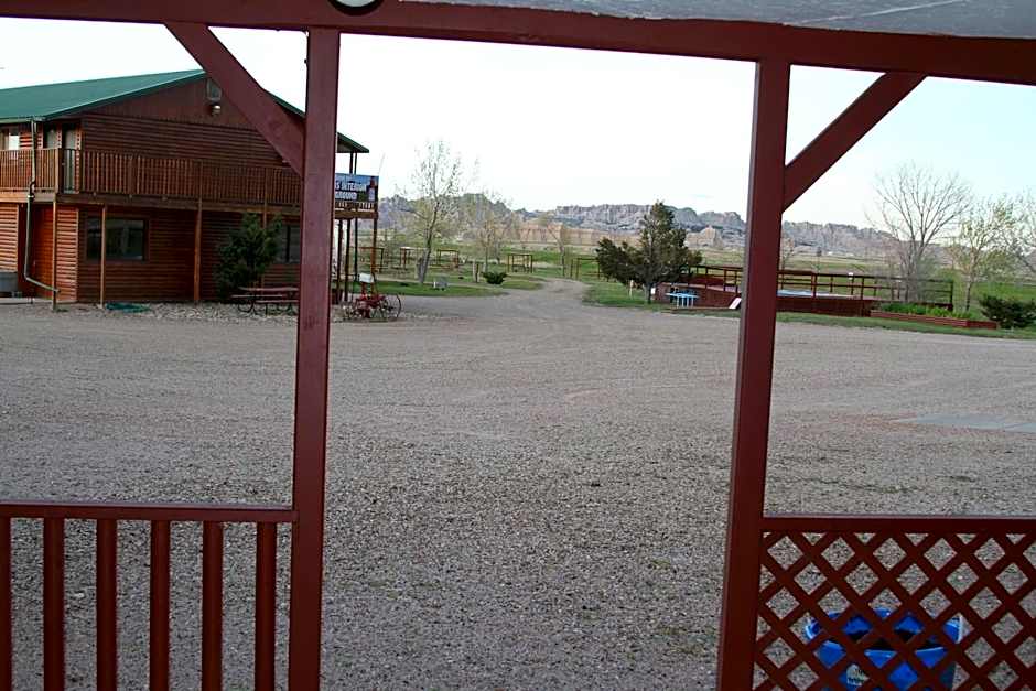 Badlands Hotel & Campground