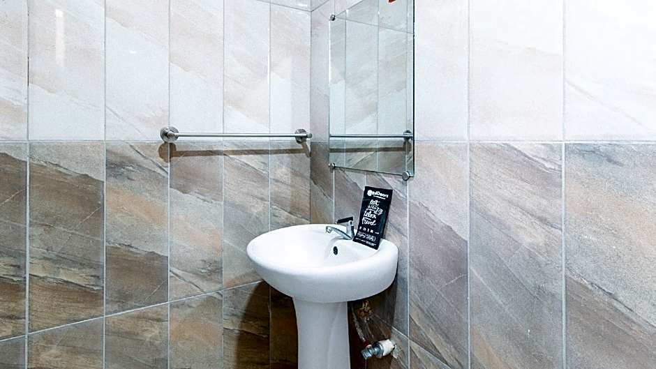 RedDoorz @ Isabelita Hotel Tugegarao