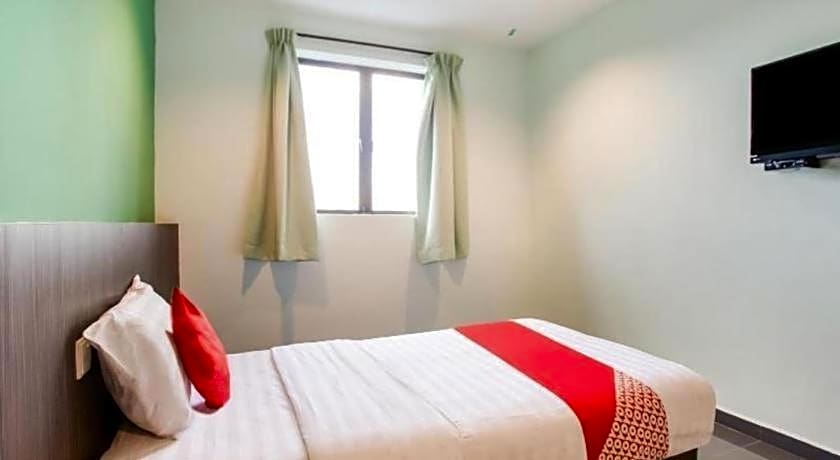 OYO 89487 Space Hotel