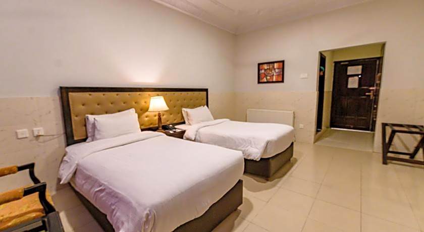 Hotel One Mall Road Murree