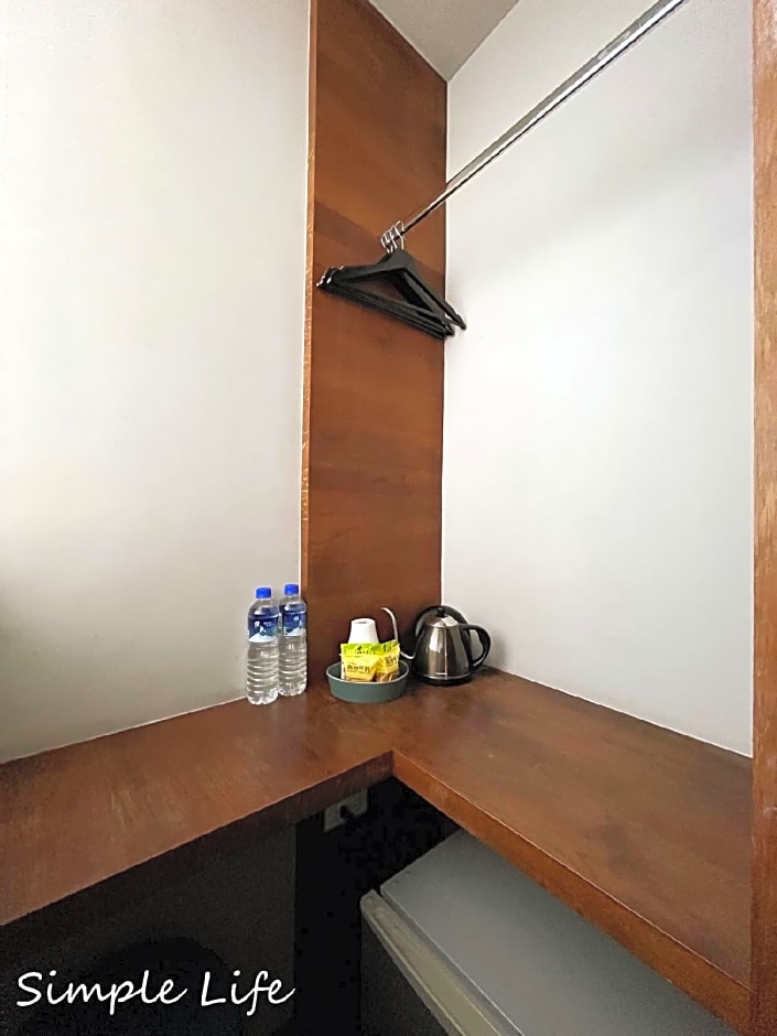 Simple Life Room
