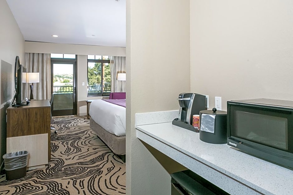 Hotel Siri Downtown - Paso Robles