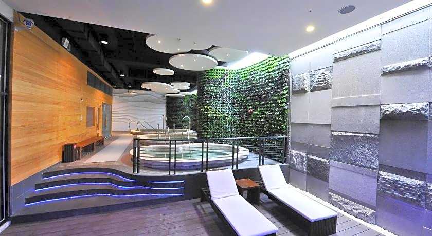 Golden Tulip - Aesthetics