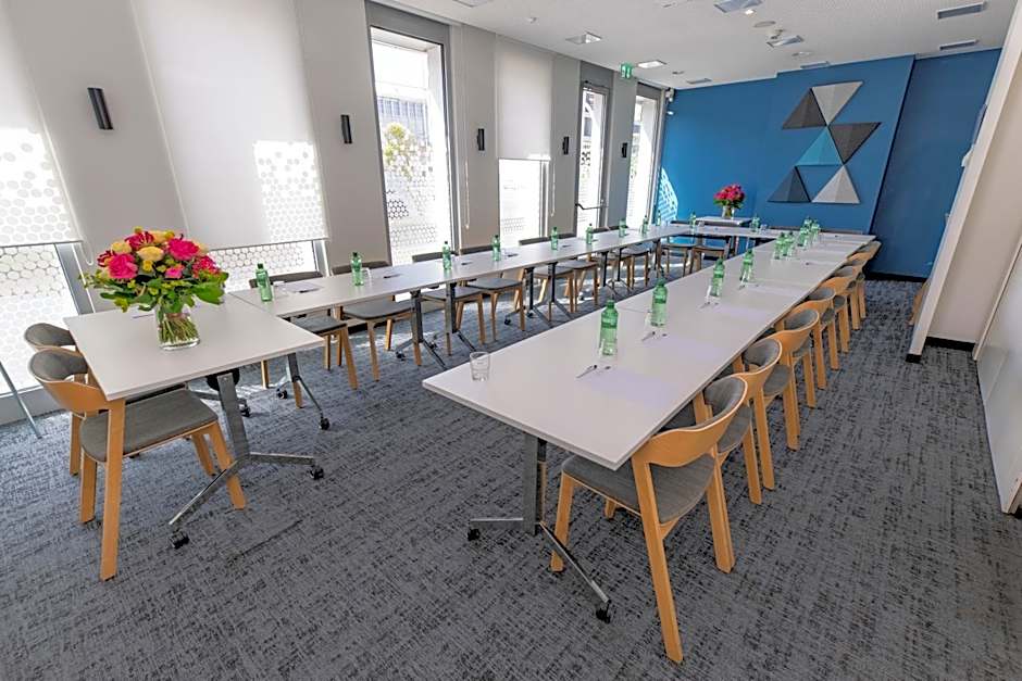 Holiday Inn Express Geneva Airport By IHG