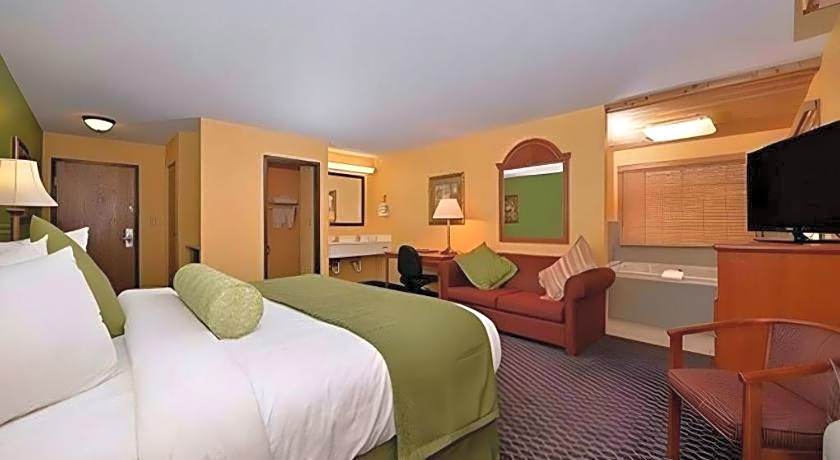 Quality Inn & Suites Grinnell near University