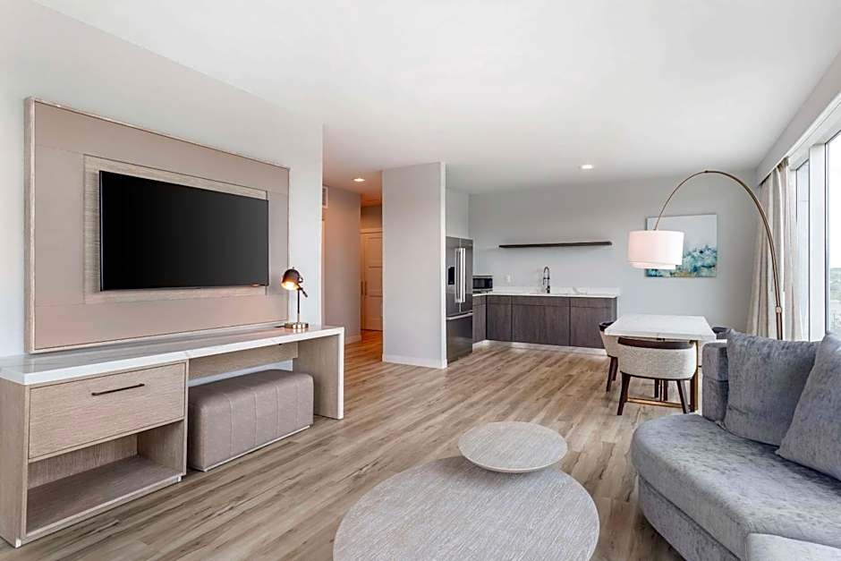 Cambria Hotel Waco University Riverfront