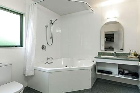 King Room with Spa Bath