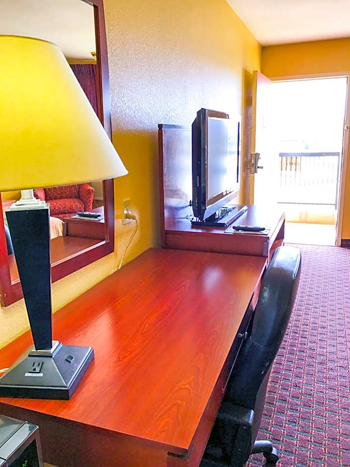 Americas Best Value Inn & Suites Yukon Oklahoma City