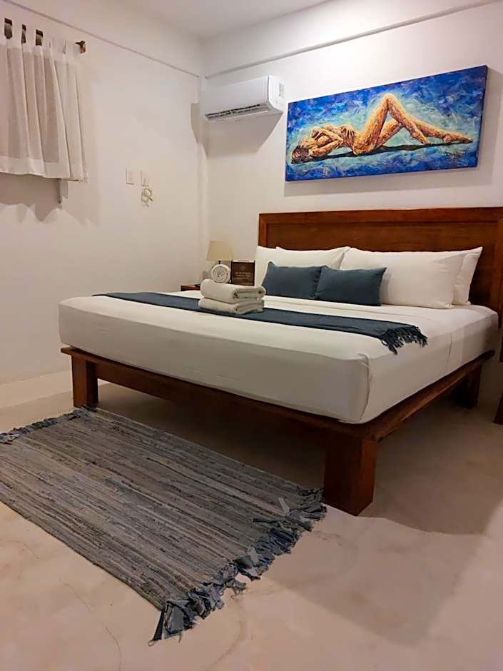 Noah Beach Hotel & Suites