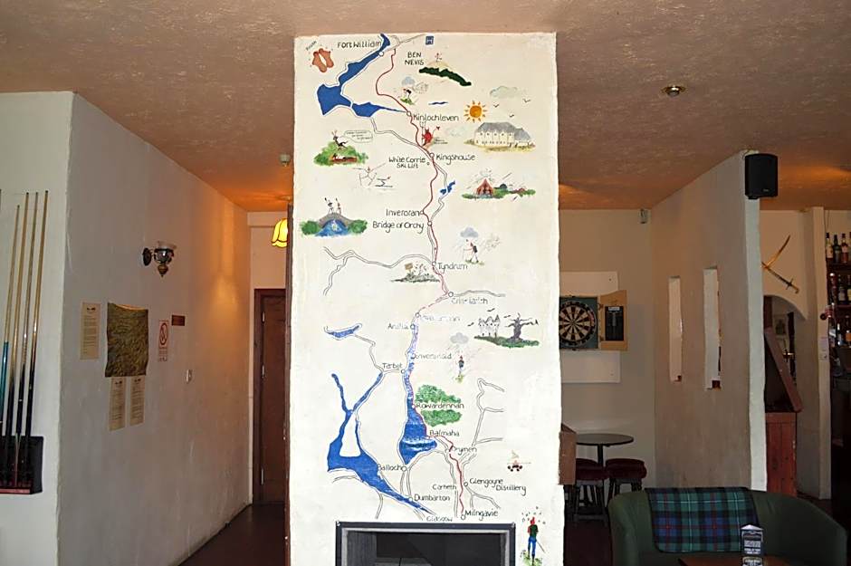 MacDonald Hotel & Cabins