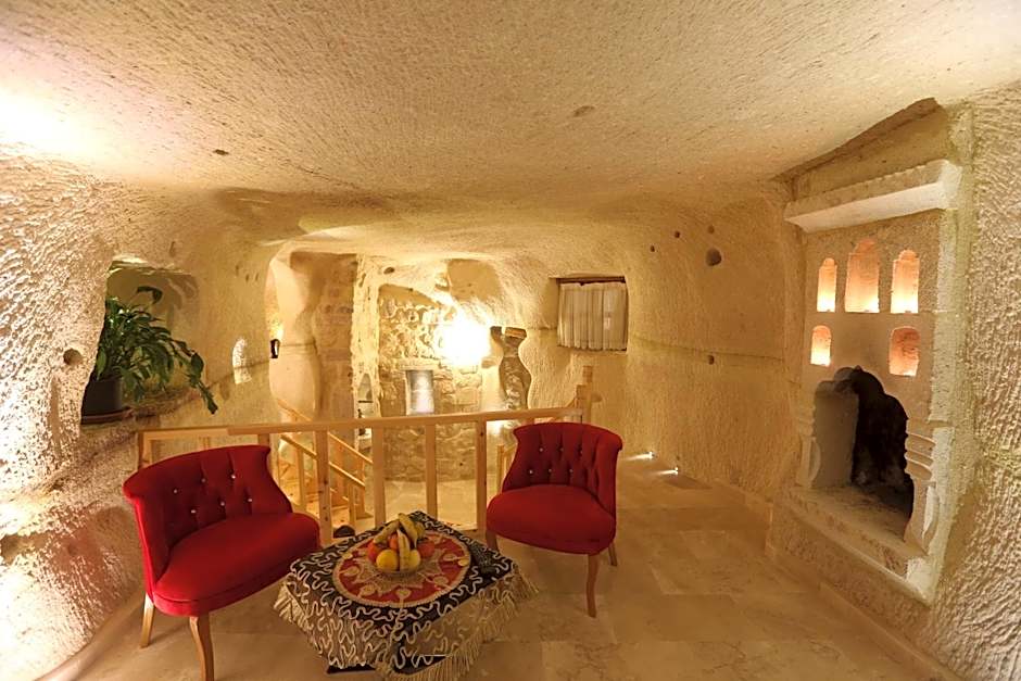 Abu Hayat Cave Suites