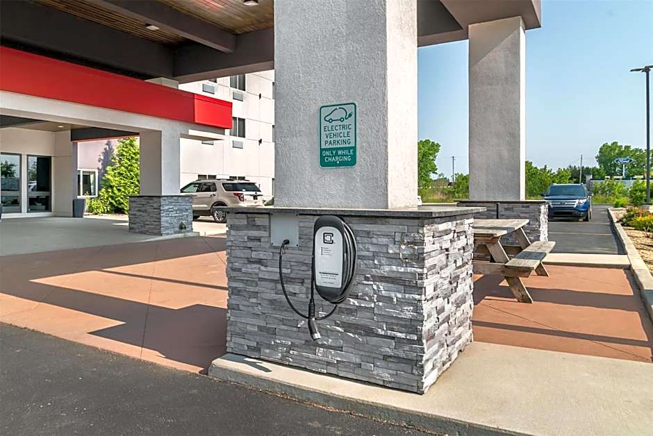 Best Western Plus Wayland Hotel