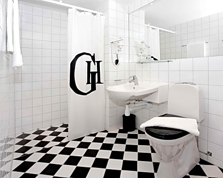 1 Single Bed, Non-Smoking, Standard Room, Coffee And Tea Maker, Free Internet, Full Breakfast