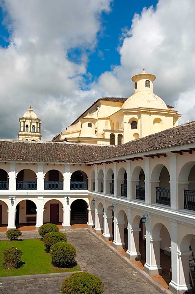 Hotel Dann Monasterio