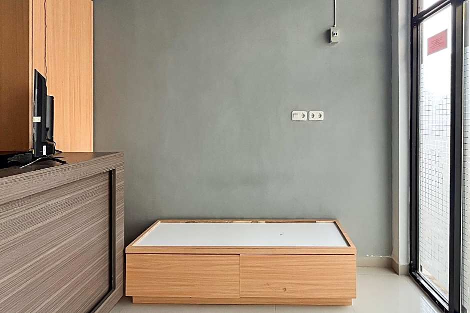 RedDoorz Plus @ New Favour Hotel Gunung Dempo